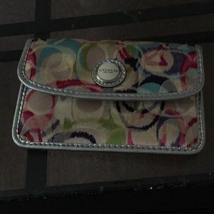 Wallet that matches Coach bag